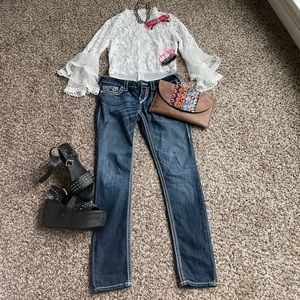 White blouse, accent sleeves